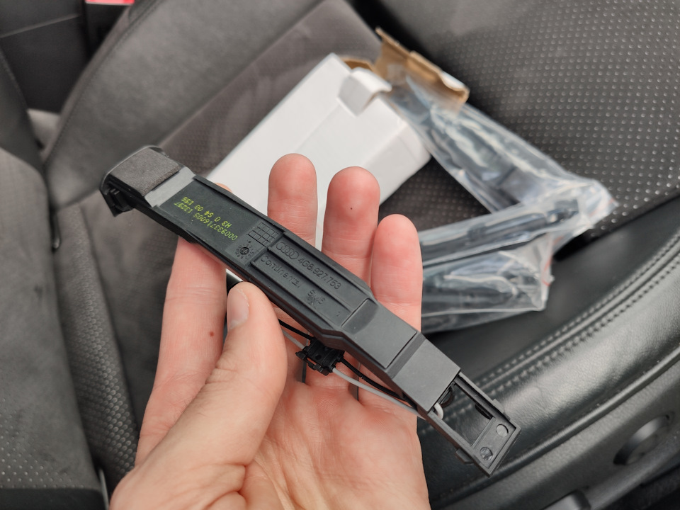 Keyless entry або безключовий доступ до Audi A4 B8 5