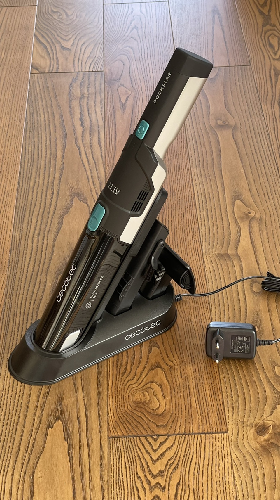 Чистота та порядок з пилососом Cecotec Conga Rockstar Micro 8000 1