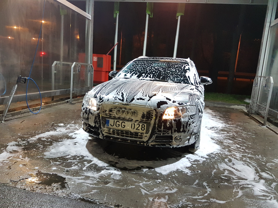Віброізоляція та встановлення автозвуку в A4 B7 1