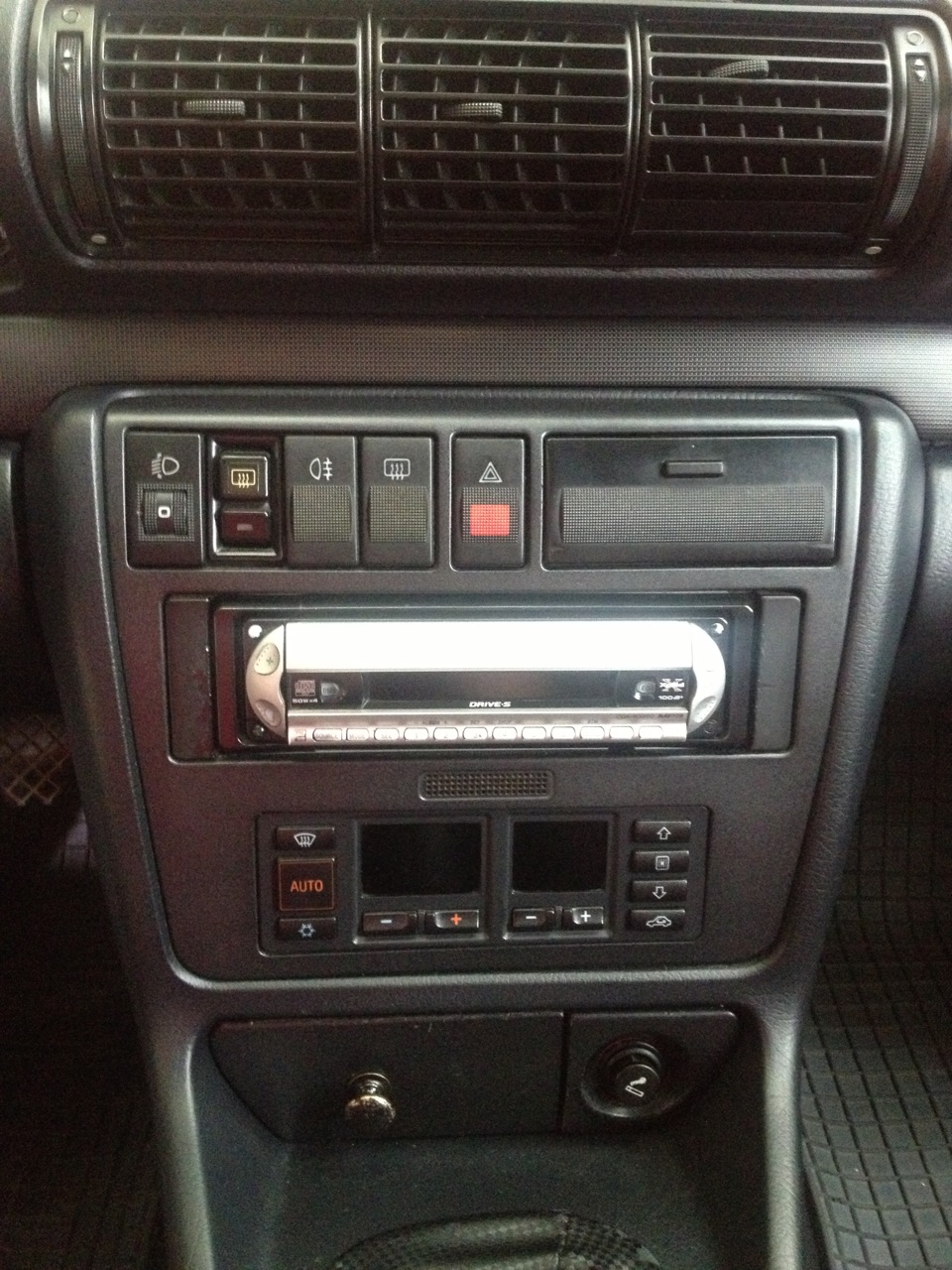 Взяв Pioneer DEH-2120UB 1