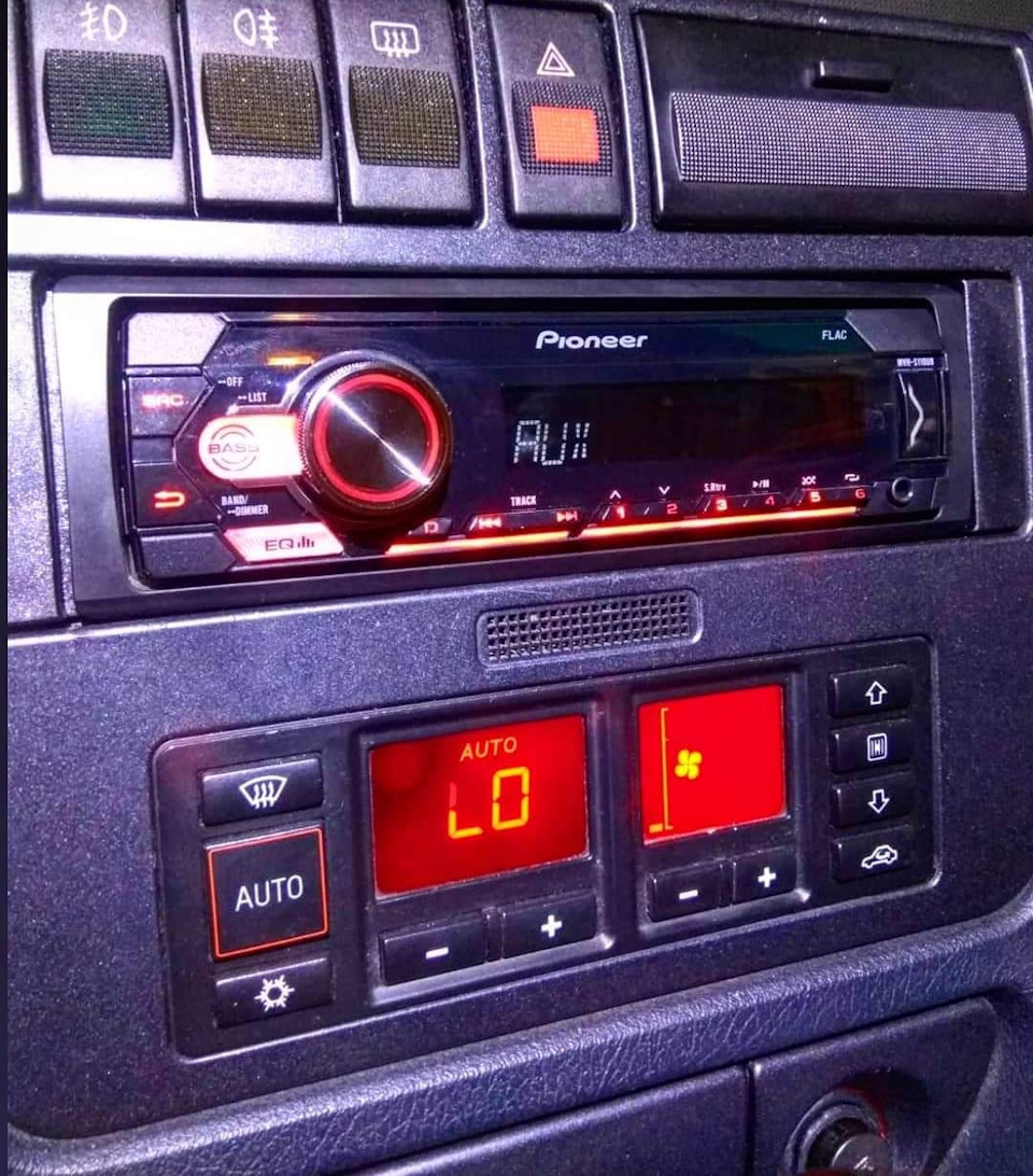 Інсталяція музики 1