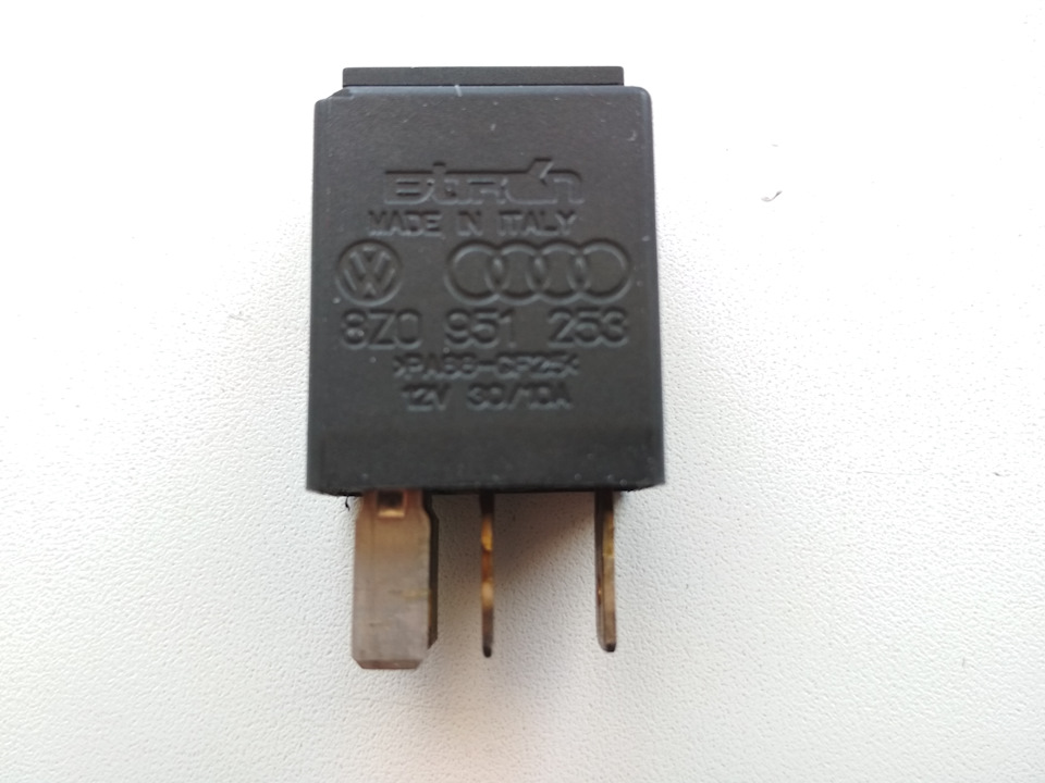 №19 рішення помилки 01259 - реле паливного насоса (audi a4 b7) 4