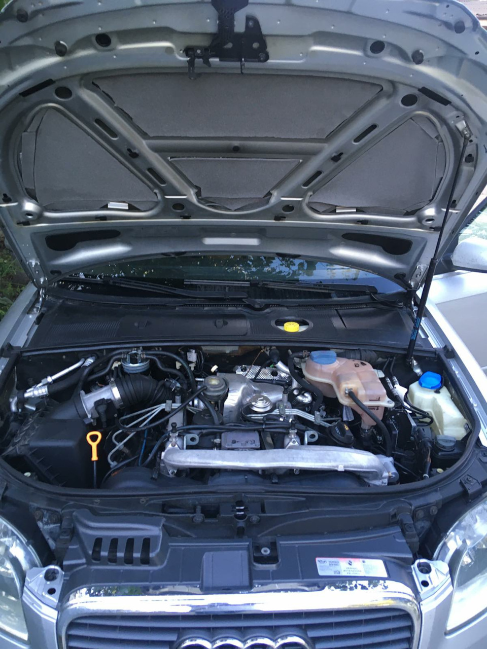 #68 чиста покапотка audi a4 b7 2