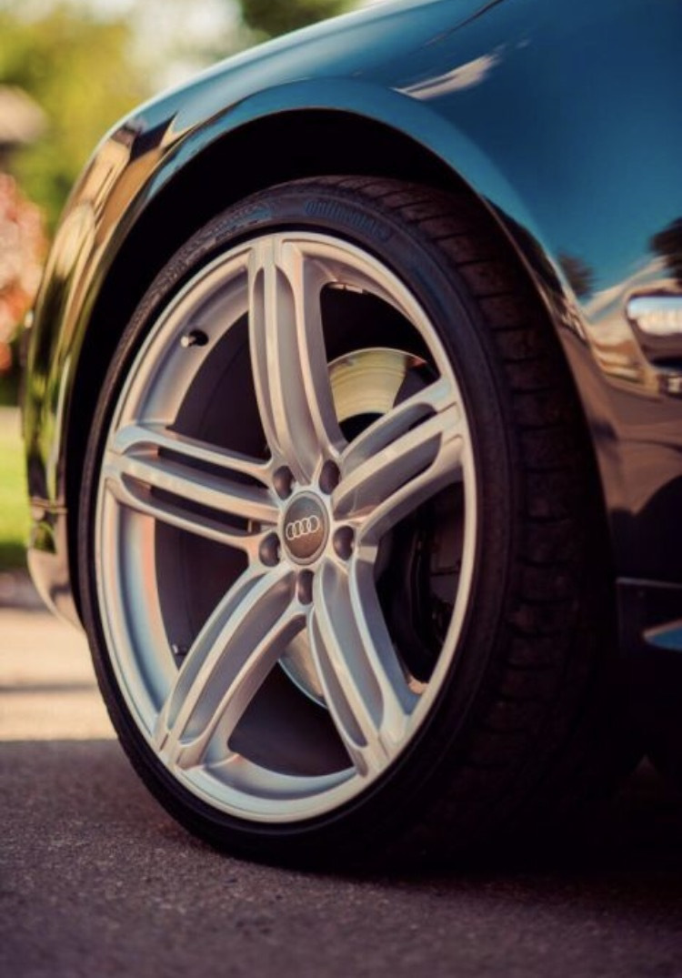 Як вам ці або порадьте тапки для Audi A4 b8 1