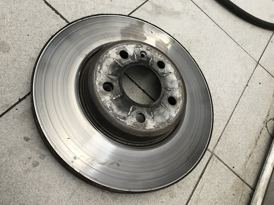 Тормозні диски та колодки Brembo 5