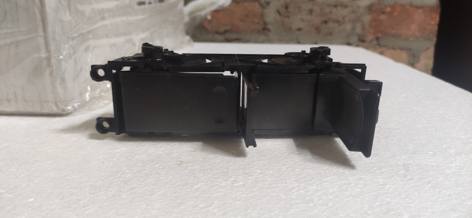 Переробка штатних підсклянників для USB зарядки, а також для висновків USB та AUX з магнітофона 4