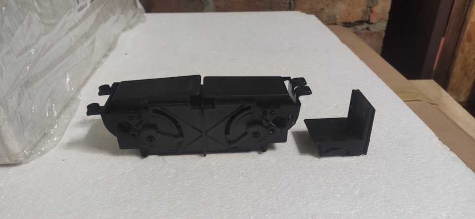 Переробка штатних підсклянників для USB зарядки, а також для висновків USB та AUX з магнітофона 2