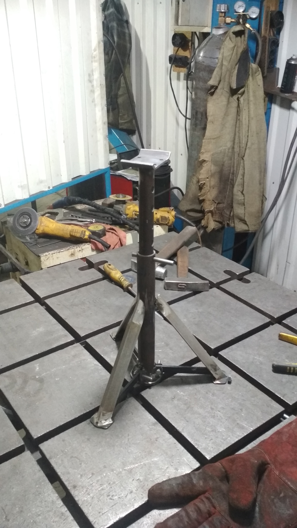 Страхувальні підставки під машину 2
