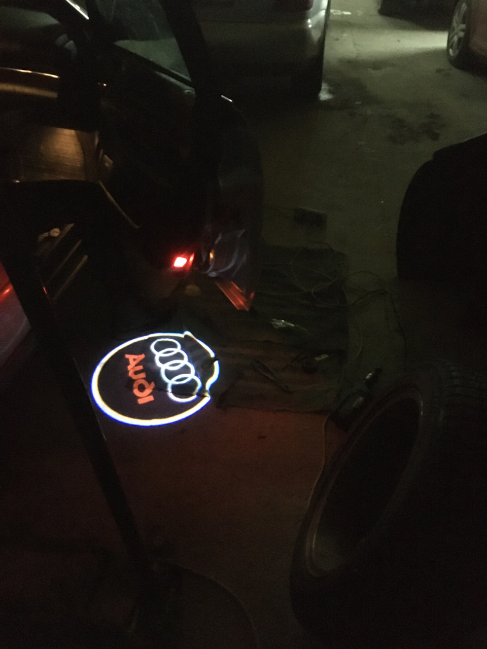 Прекція логотипу Audi 3