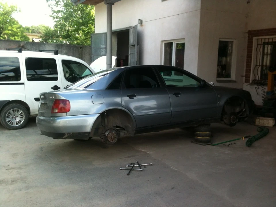 Підфарб, Pirelli Pzero Rosso 225/45 ZR17 - 4шт.