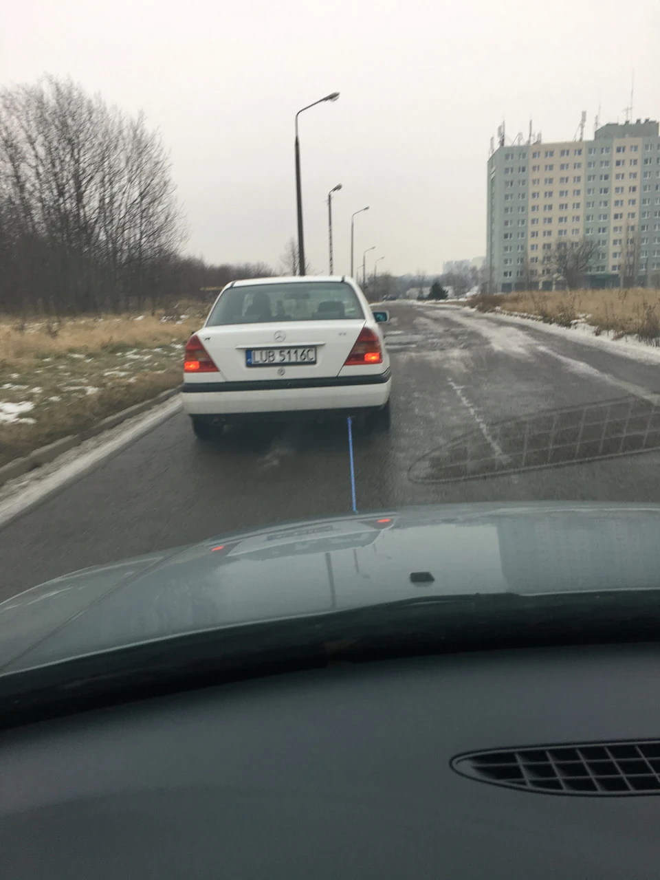 Не доїхав(