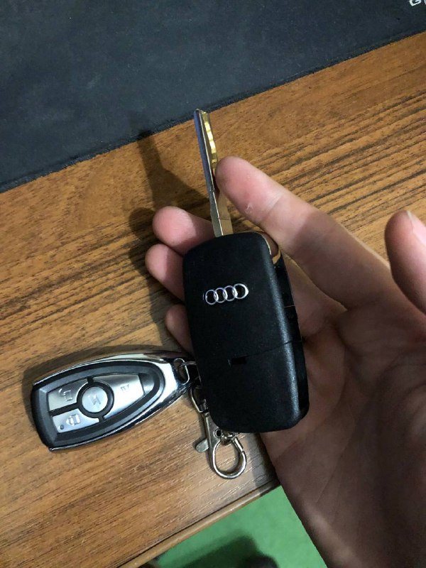 Як прописати дублікат ключа Audi A4 B5 приладка UN4 93c56 чіп 1