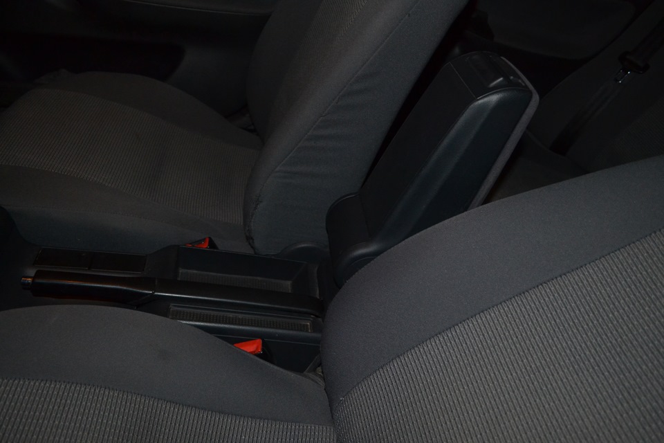 Підлокітник Audi a4 b5 4