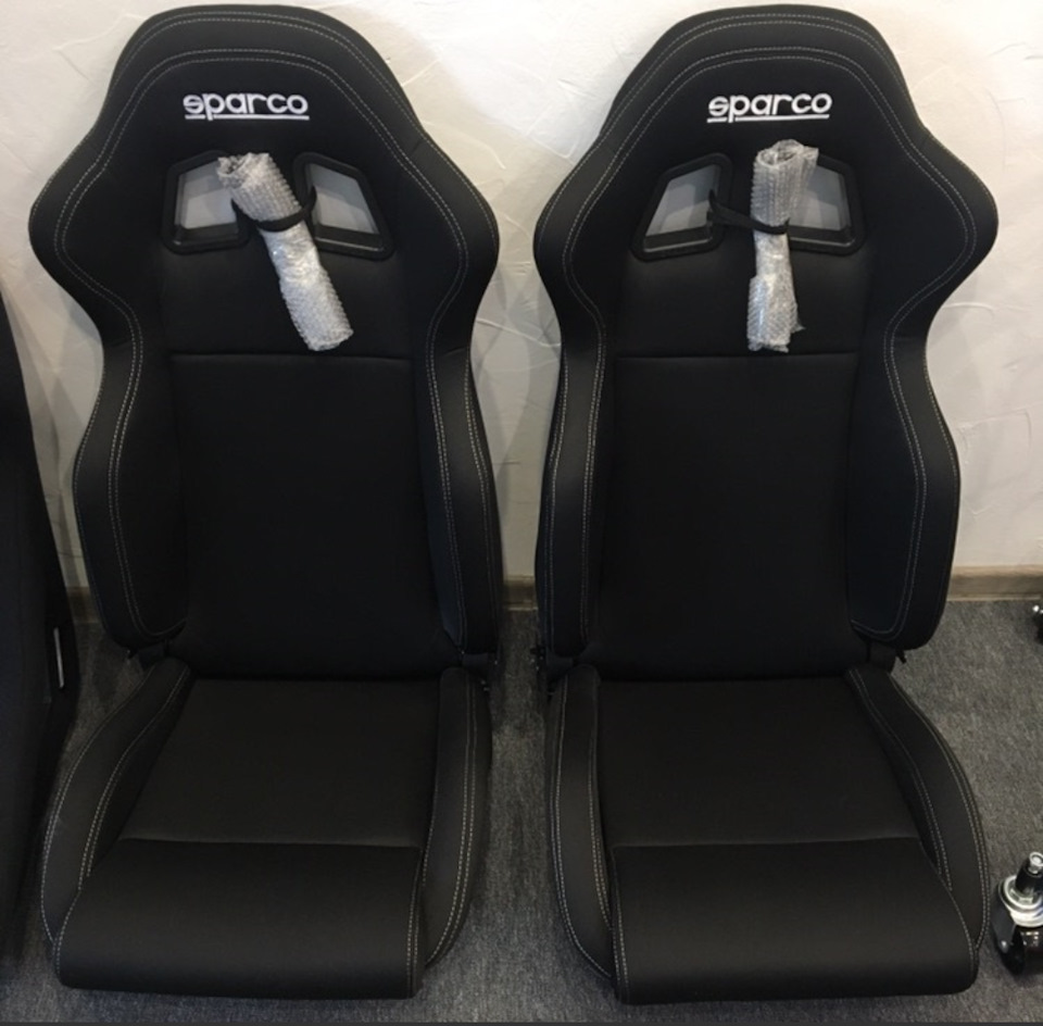 Встановлення напівковшої Sparco 1