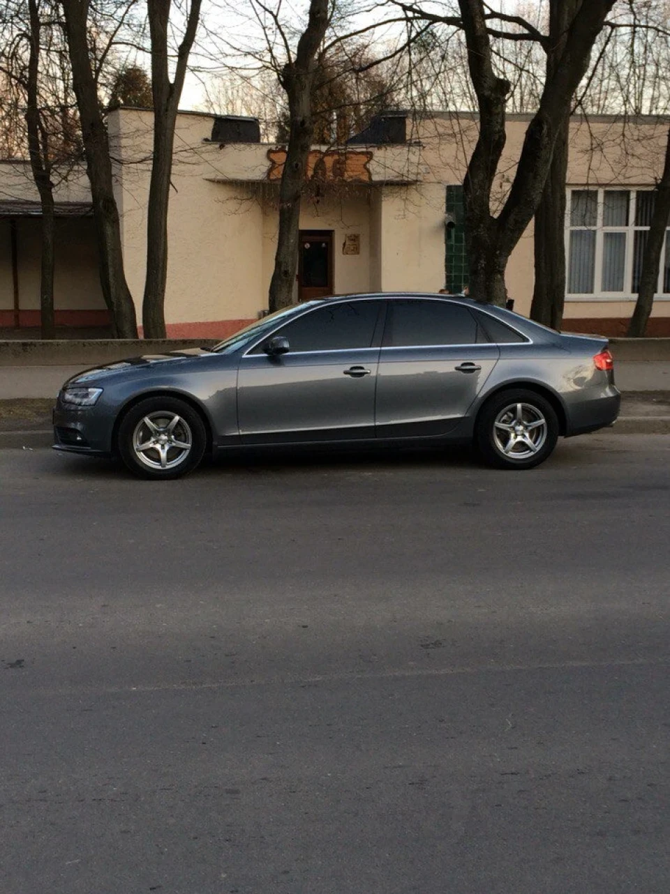 Просто кілька фото були на телефоні)