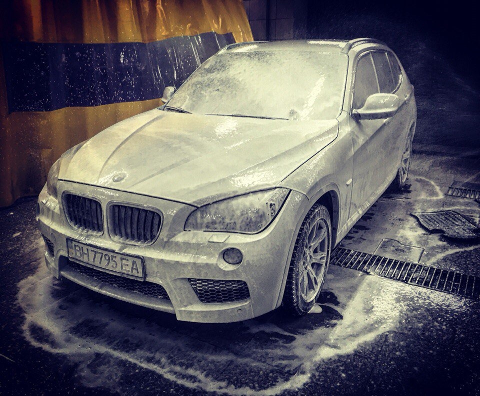 У нас трохи снігу насипало!))) 4