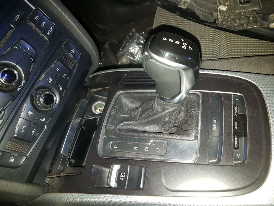 Ручка АКПП від VW в Audi A4 B8 4