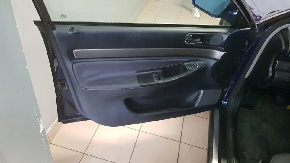 ЕСП Audi A4 B5, 1995, Один дотик