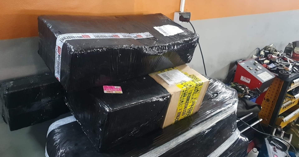 Нова OEM гратка RS4 b5 2