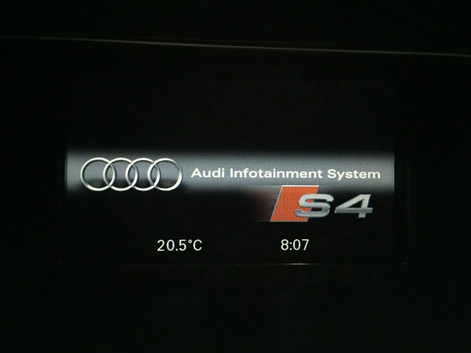 Активація деяких прихованих функцій Audi A4 B8