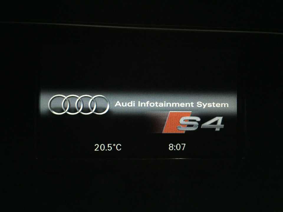 Активація деяких прихованих функцій Audi A4 B8 1