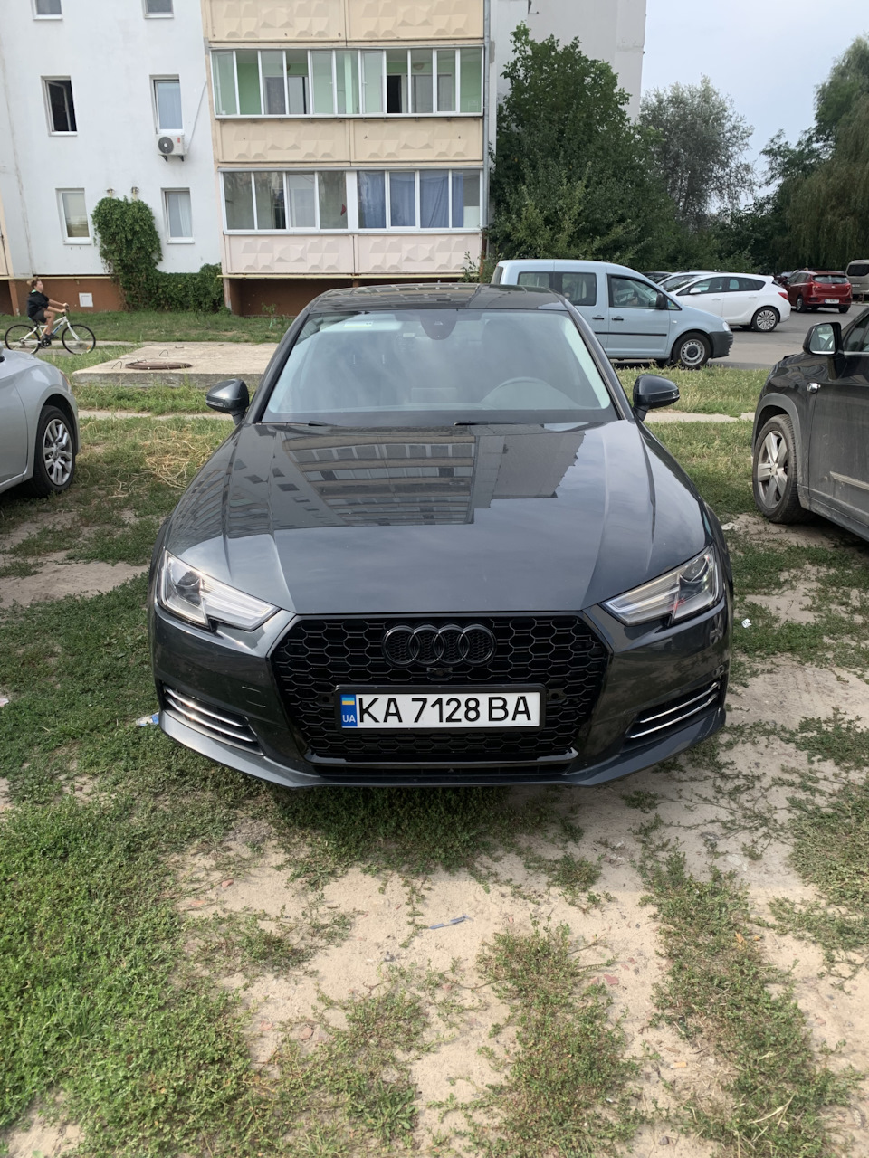 Встановлення решітки радіатора від RS4 5