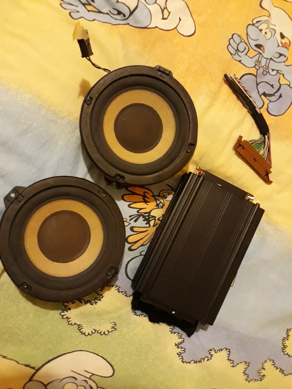 Установка задних динамиков Bose 1