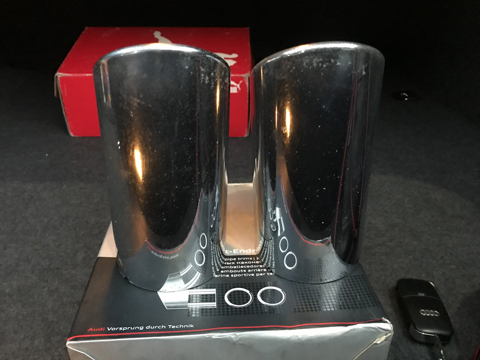 8K0 071 761. 2 Sport-Endrohrblende 2