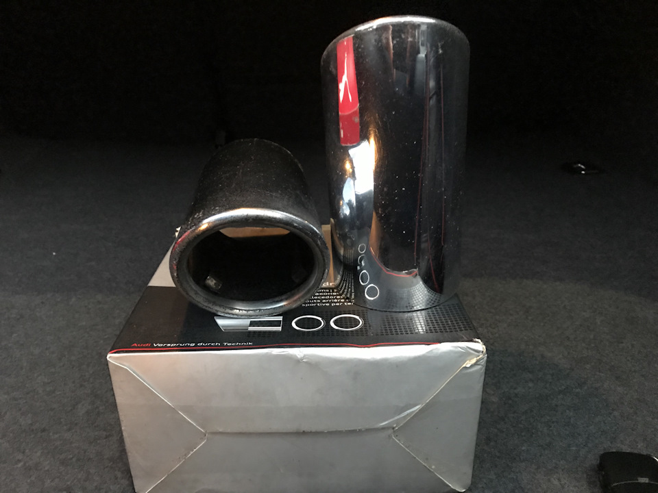 8K0 071 761. 2 Sport-Endrohrblende 3