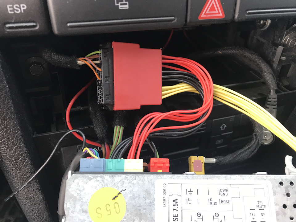 USB AUX адаптер VAG на штатній магнітолу Audi Concert 2