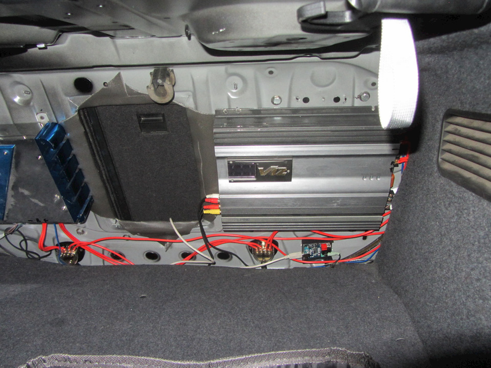 Сабвуфер стелс у крило + пара слів про Car PC та апгрейд аудіосистеми 2