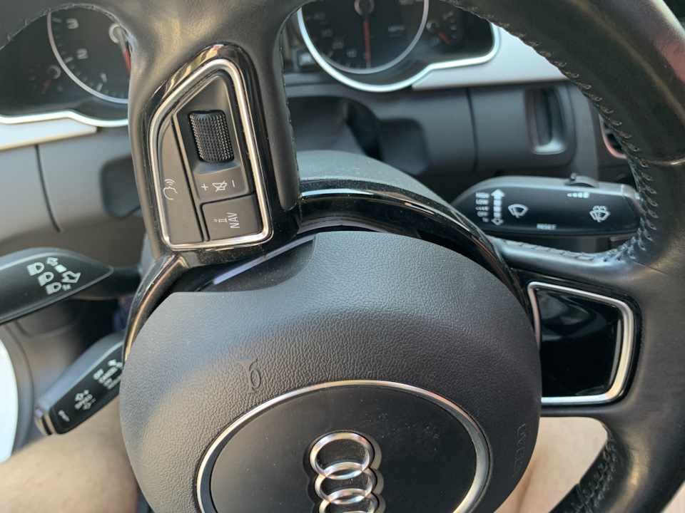 Скошене кермо від Audi S5 8T 5
