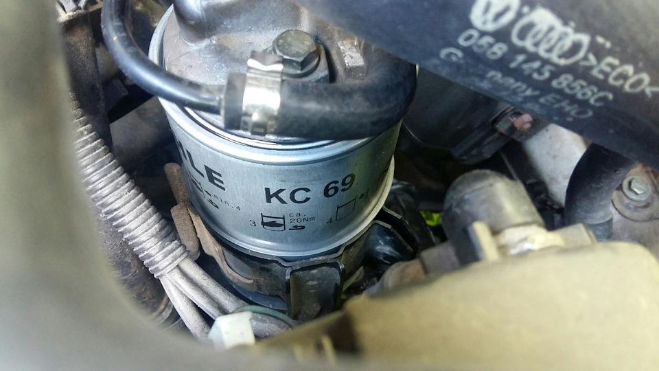 Зміна паливного фільтра Mahle kc69 1