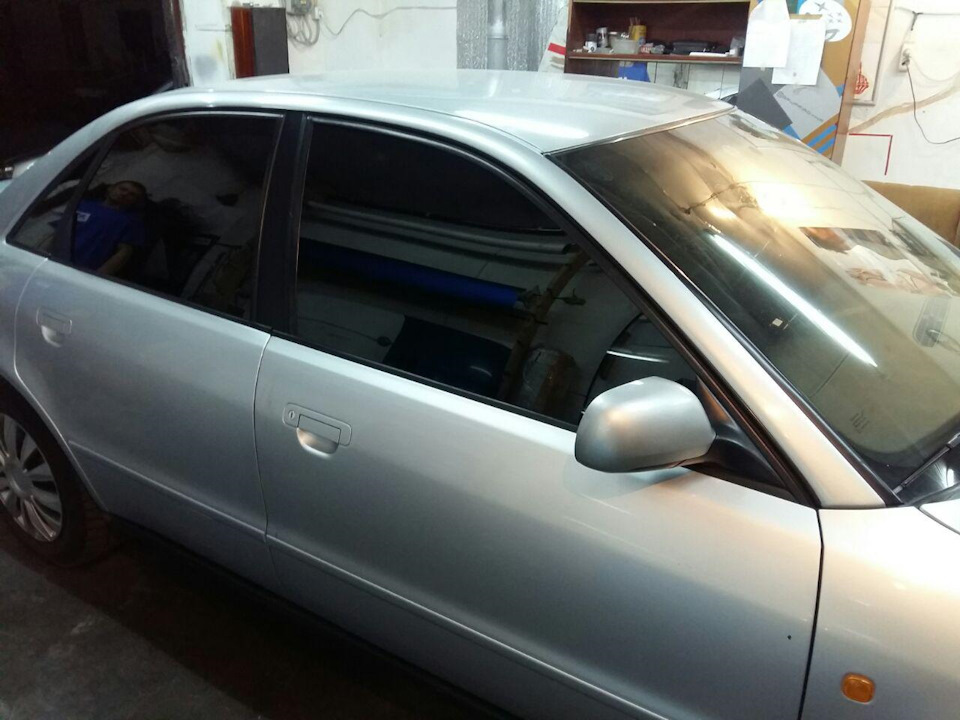 Тонування скла на Audi A4 B5 2