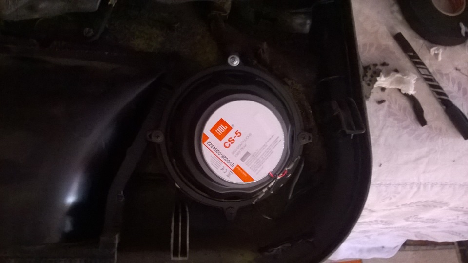 Заміна акустики та додаткове підсвічування у дверях 4