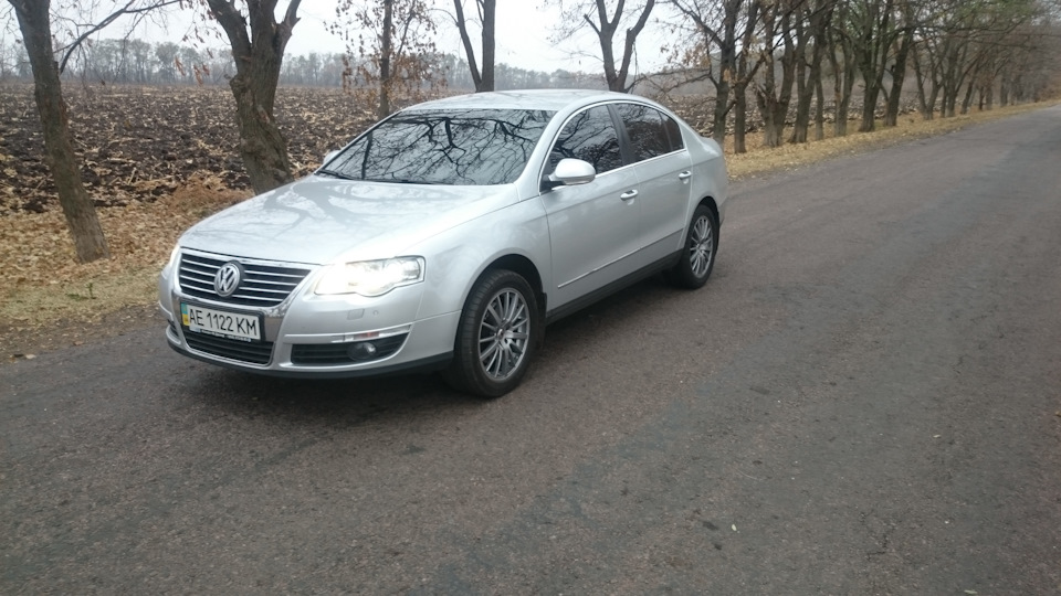 Порівнюємо Volkswagen Пассат В6 проти Ауді А4 В8. 1