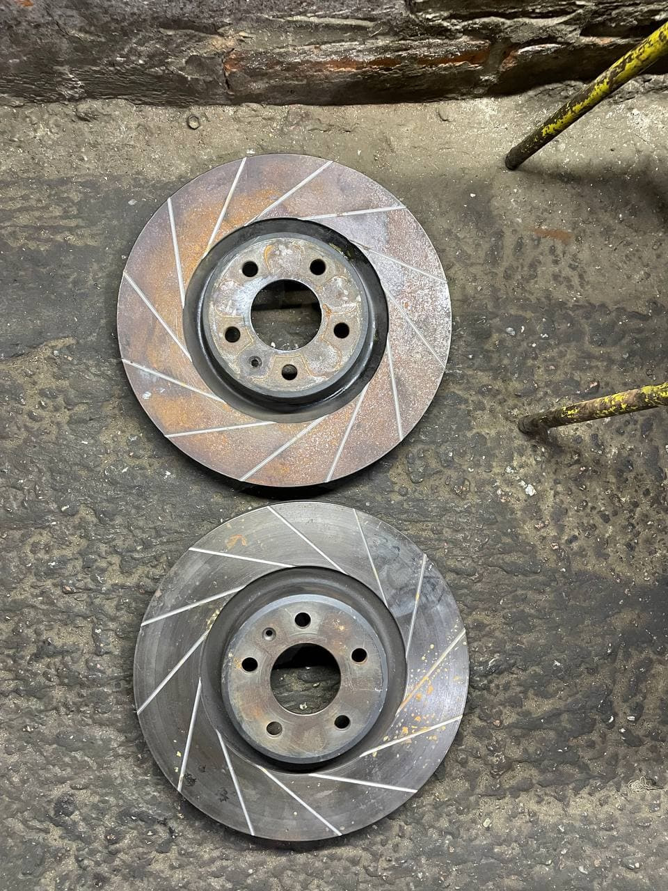 Передні супорти Brembo від Audi Q5 80A 4