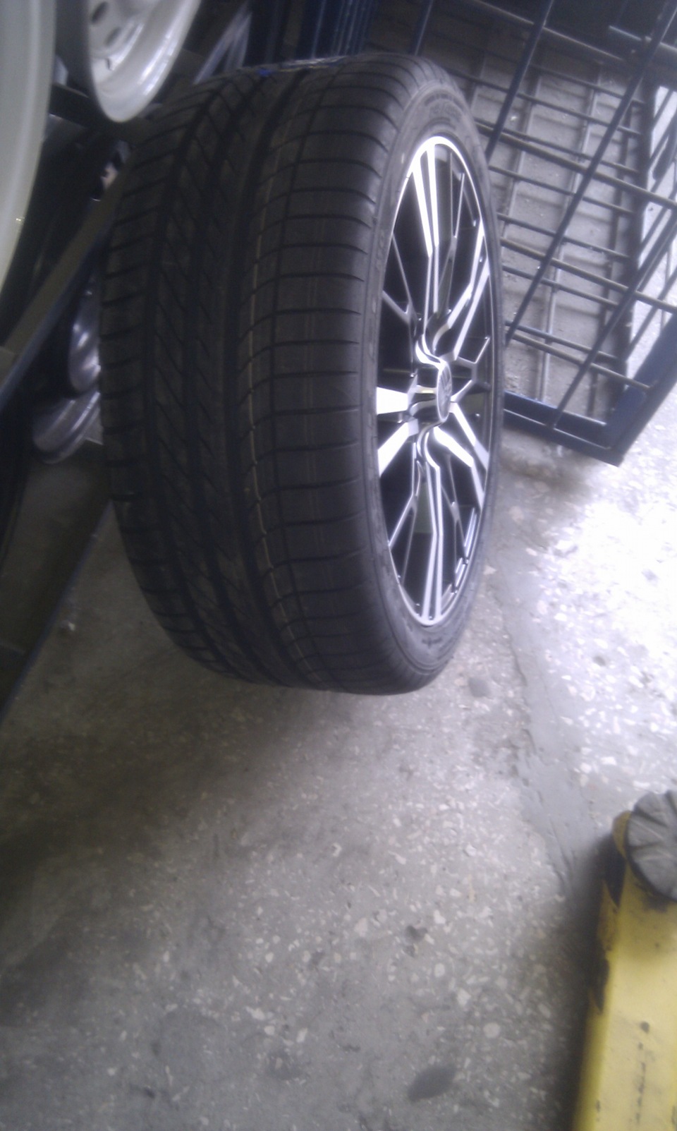 Шини Goodyear 3