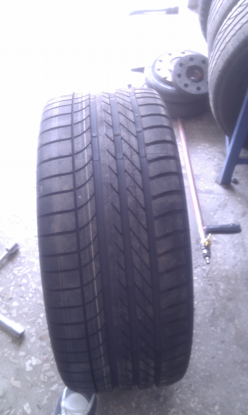 Шини Goodyear 4