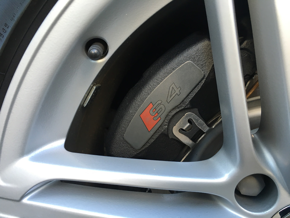 Тормозна система Audi S4 1