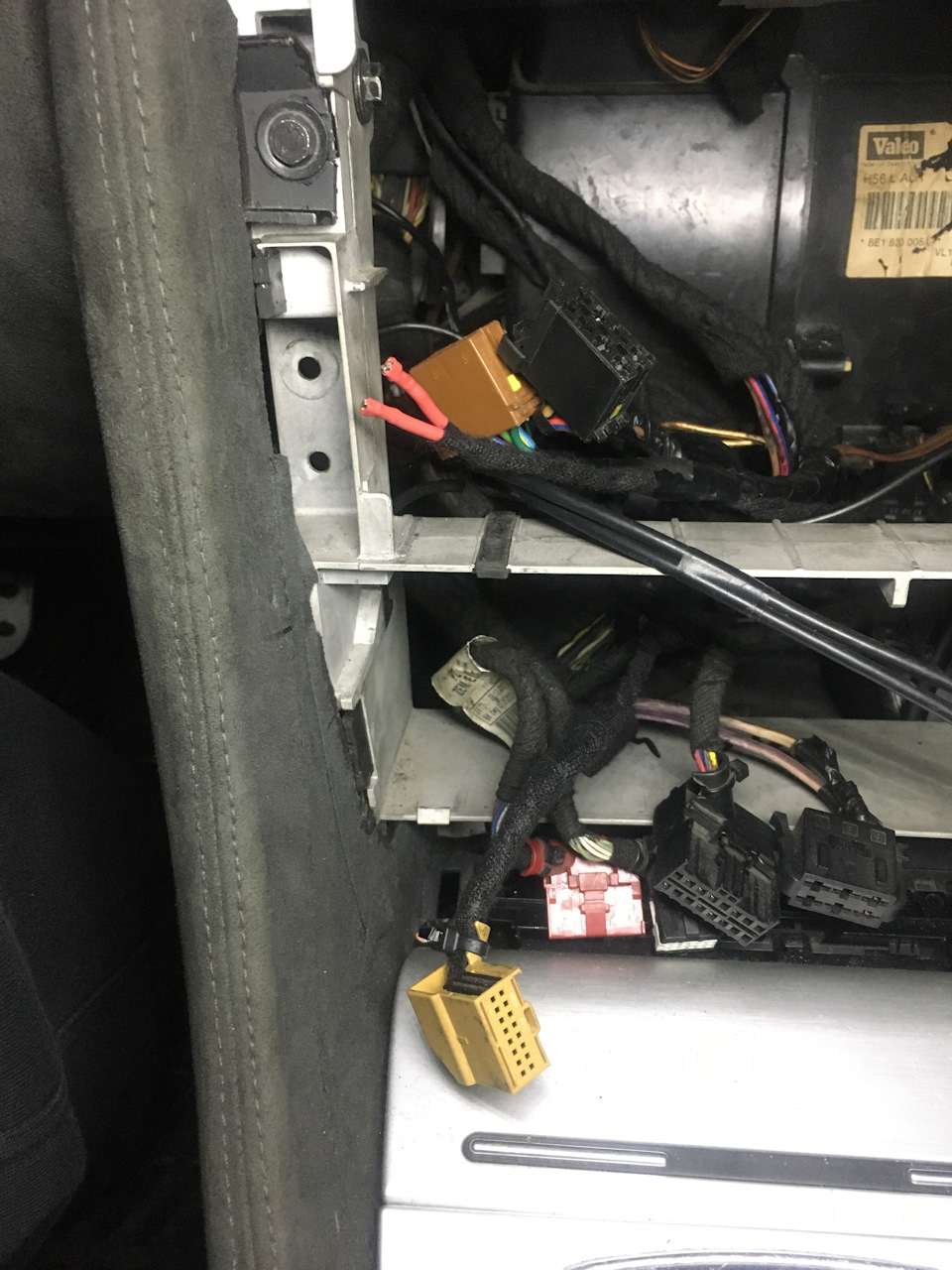 Модифікована прошивка ГУ Isudar + установка CAN-BUS адаптера 5