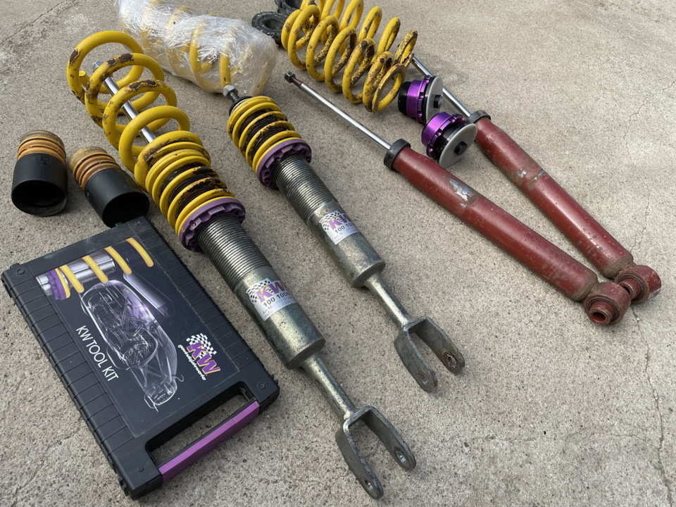 Гвинтова підвіска Coilovers KW v1 2