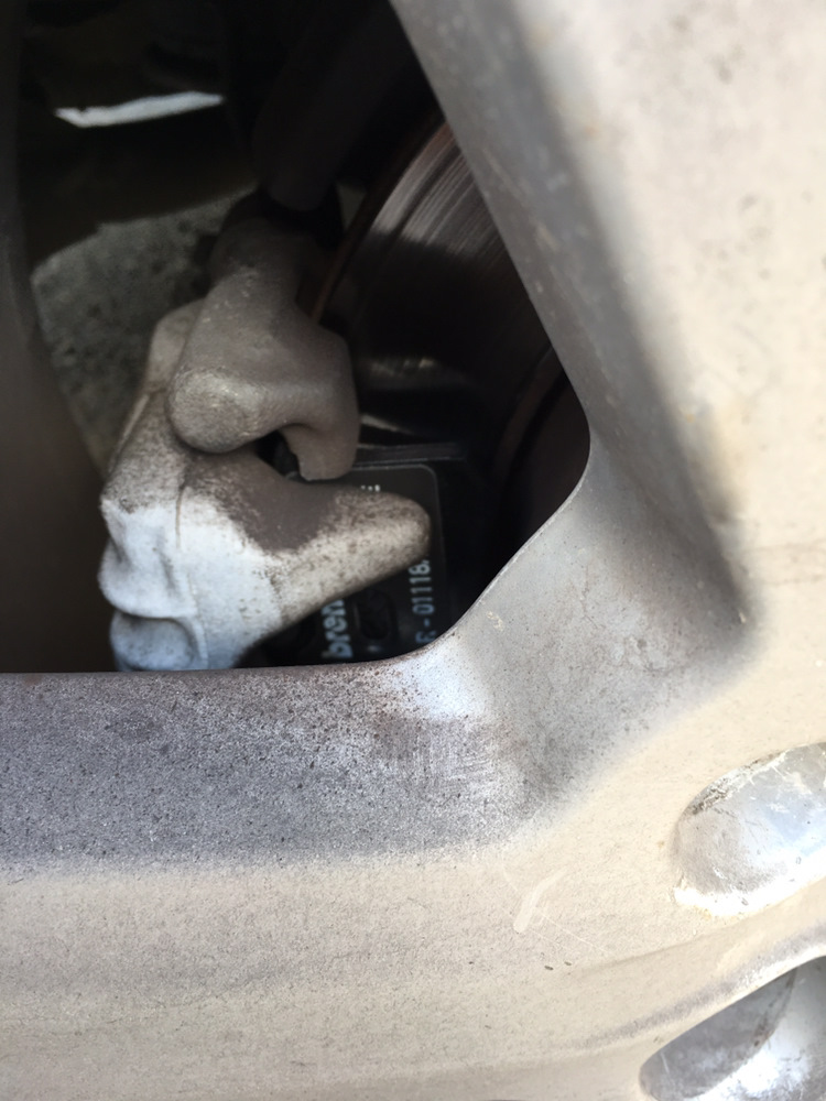Заміна гальмівних колодок Brembo 2