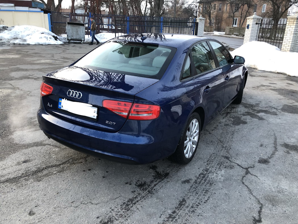 Продав Ауді А4 4