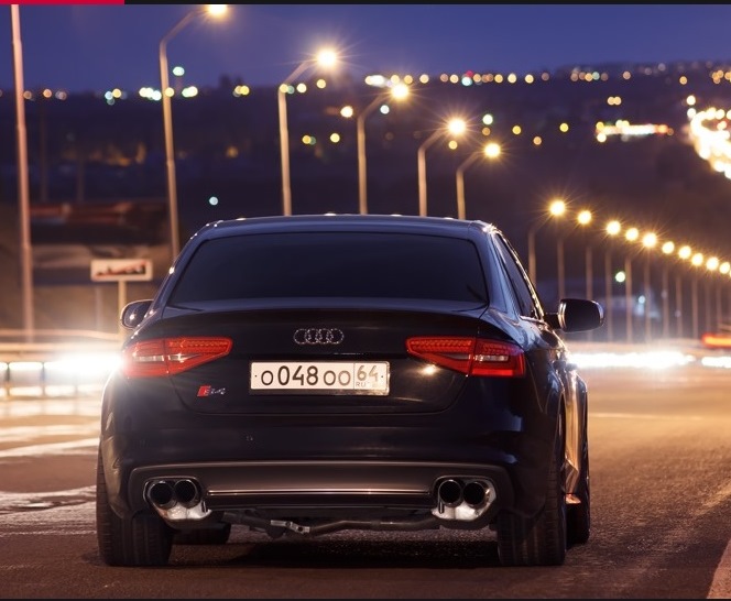 Куплю задній бампер - седан Audi А4 В8 S4 або подібний 1