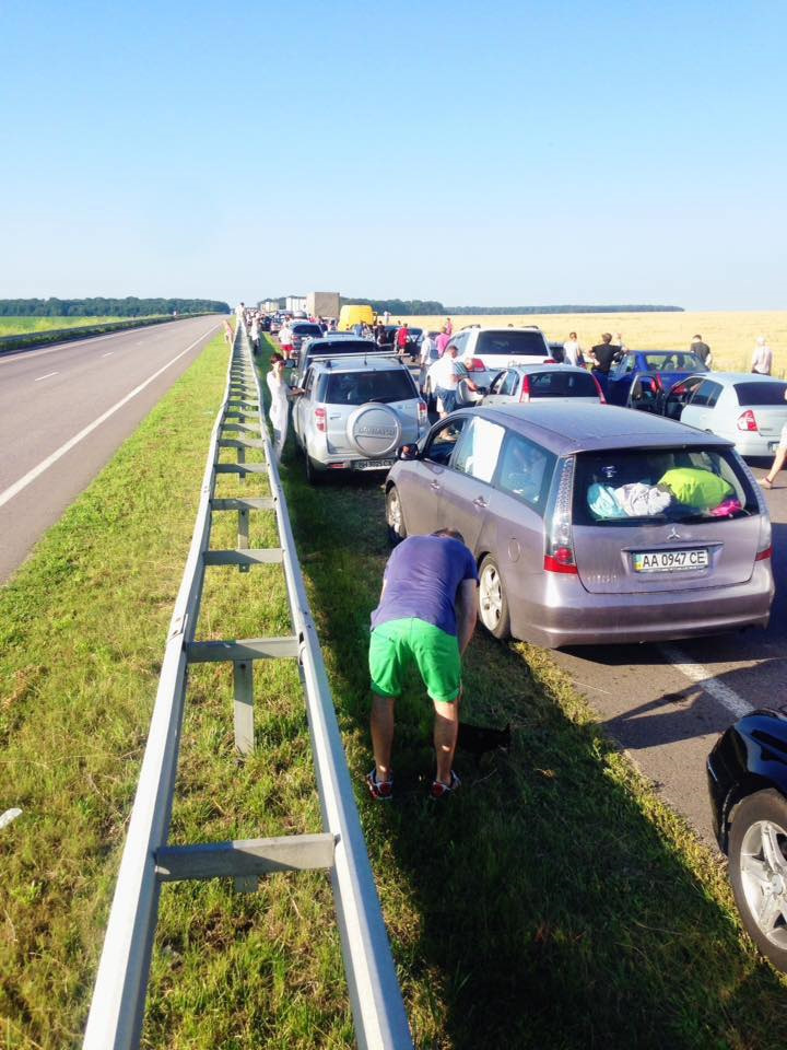 Потрапив у 100-кілометровий затор на трасі Е-95 Одеса — Київ … 2