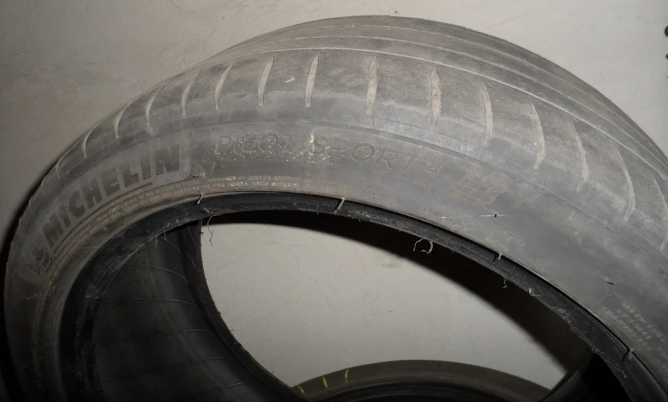 Michelin pilot sport 4 та Toyo Proxes T1R