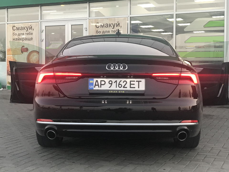 Задній бампер S 1