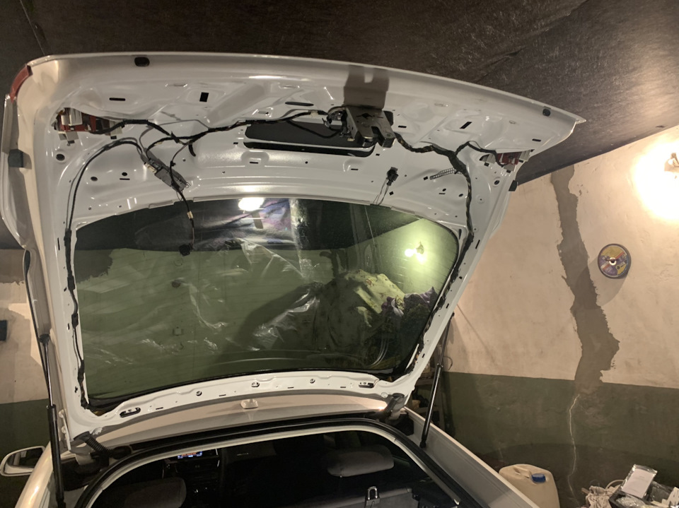 Електропривід багажника audi a5 T8 1