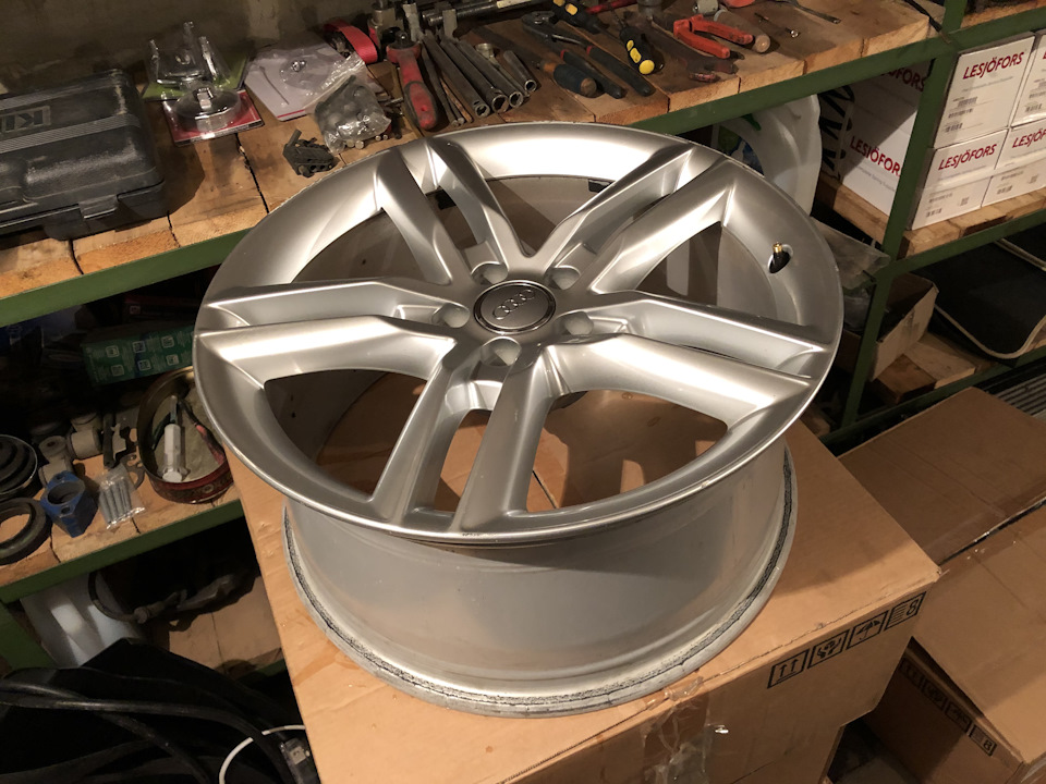 Решено R19 с audi a7 4H0601025AS 3